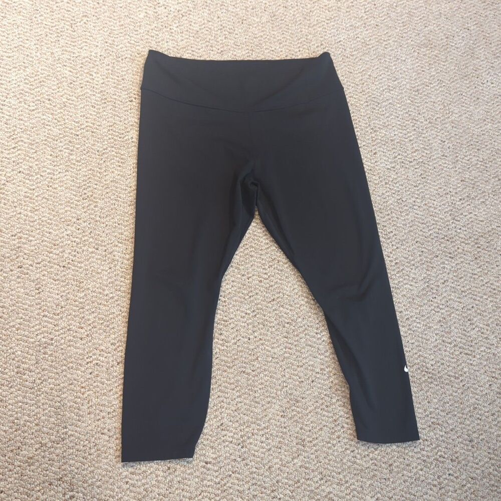 Nike Dri-Fit Cropped Capri Leggings Womens XL Black Workout Active Gym